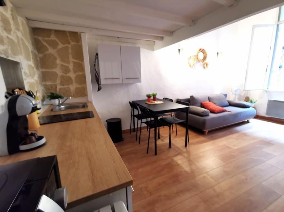 Centre Ville Montpellier - Appartement Au Coeur De L'Ecusson Екстериор снимка